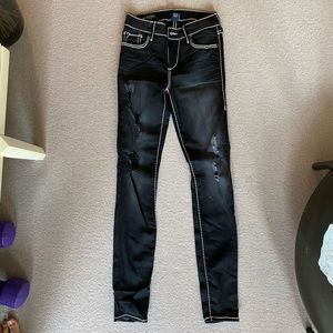 Mid-rise super skinny jeans!